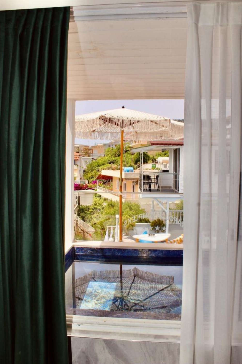 Qeparo Napolon Complex