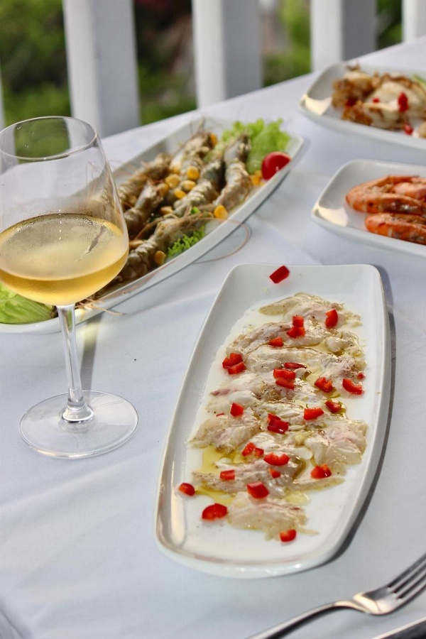 Qeparo Napolon Complex Main image